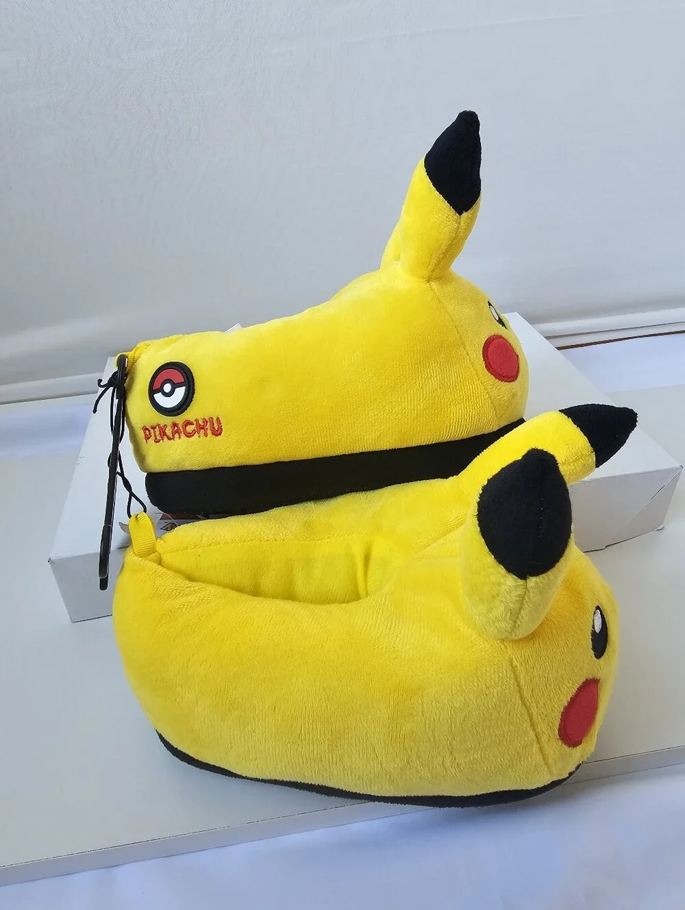 Pokémon Ground Up Pikachu 3D Plush Slippers Size 11-12 NWT